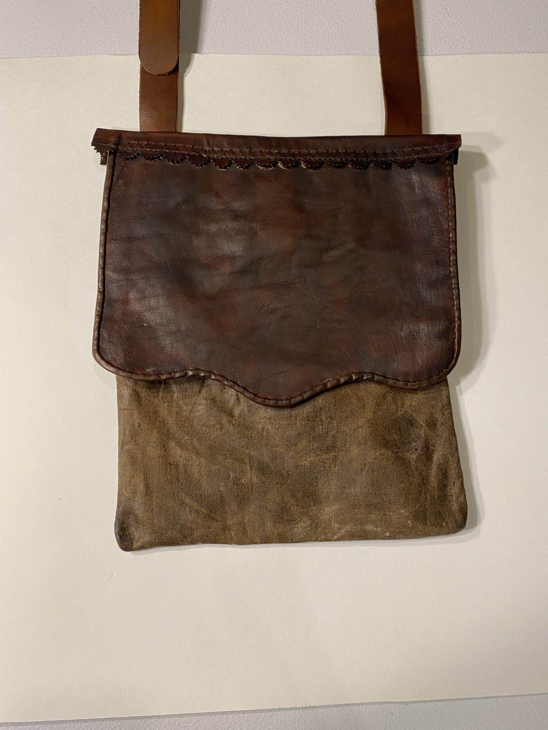 Historically Accurate Linen Haversack with Hand-Forged Buckle – Reenactment-Grade Gathering Bag