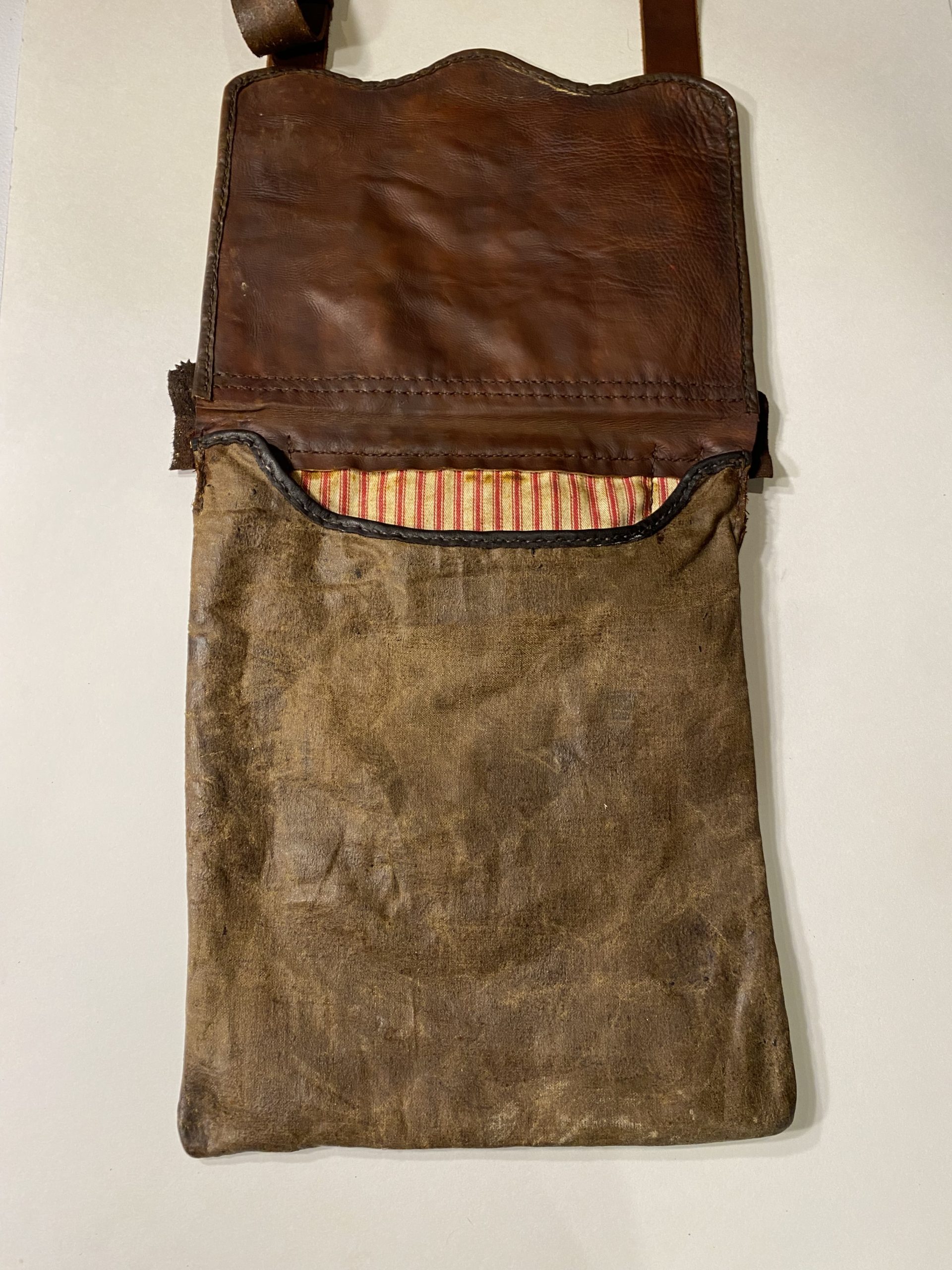 Historically Accurate Linen Haversack with Hand-Forged Buckle – Reenactment-Grade Gathering Bag - Image 3